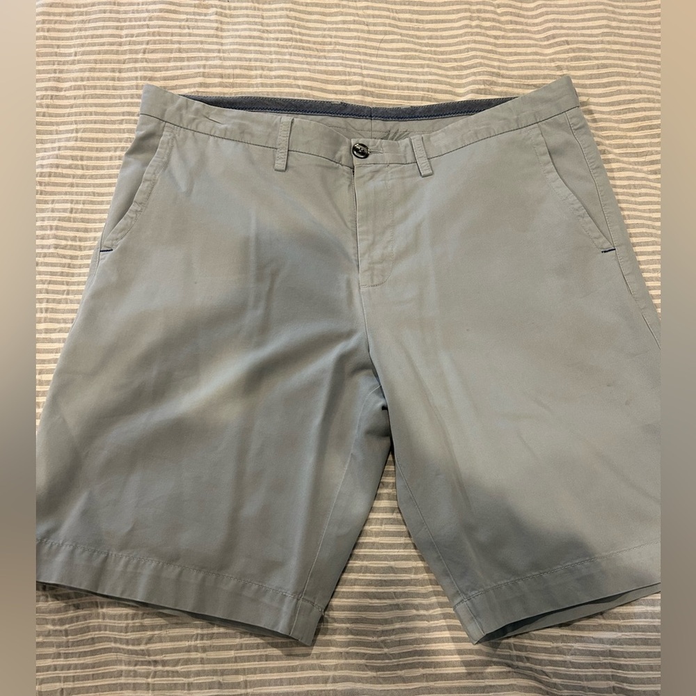 Tommy Bahama - Light Grey Shorts - Size 36